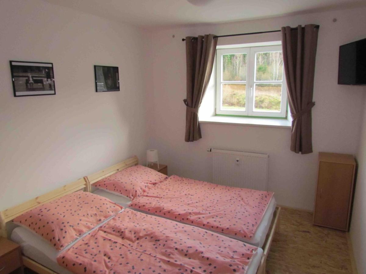 Dopravna Alzbetin Aparthotel เชเลซนารูดา ภายนอก รูปภาพ